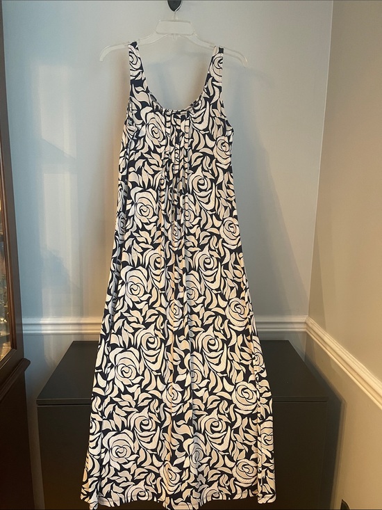 Glamour Dresses & Skirts - Glamour Sleeveless Navy, Gray and White Floral Maxi Dress Size 10P